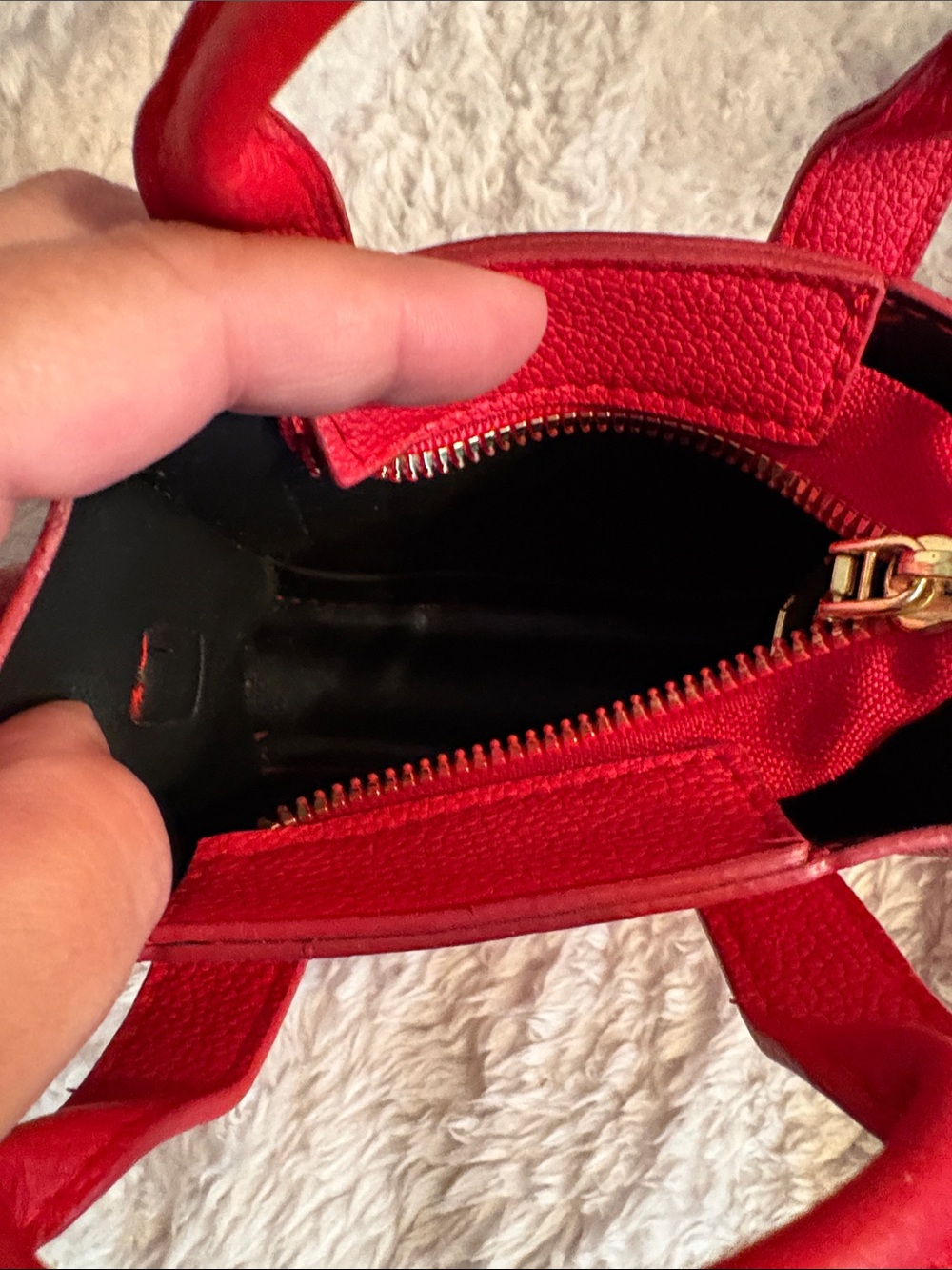 Marc Jacobs Red Pebbled Tiny Leather Tote - Picture 5 of 6